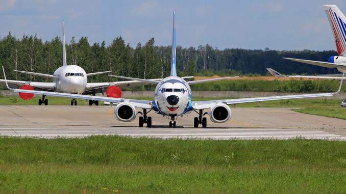Специальная ливрея в честь Зимней универсиады 2019 в Красноярске. Boeing 737-800 (VQ-BNG)