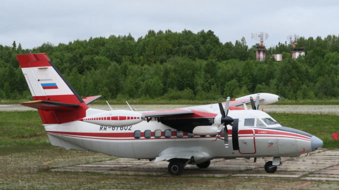 Самолет Л-410 в Соловках