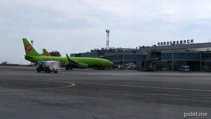 Boeing 737-800 в Толмачево