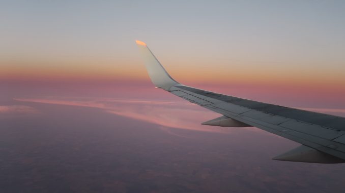 Красивый закат из самолета Boeing 737-500 (UTair)
