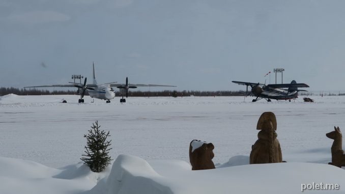 Ан-26 и Ан-2 в Кассы в аэропорту Костромы