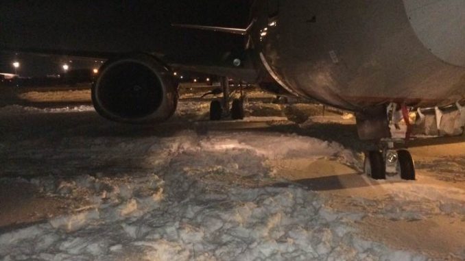 В Мурманске самолет Нордавиа выкатился за пределы ВПП
