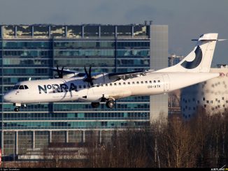 Самолет ATR 72 авиакомпании Norra садится в Пулково
