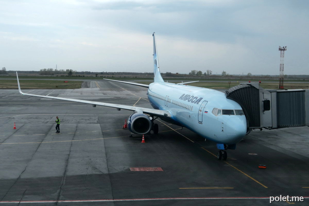 Boeing 737-800 авиакомпании Алроса в Толмачево