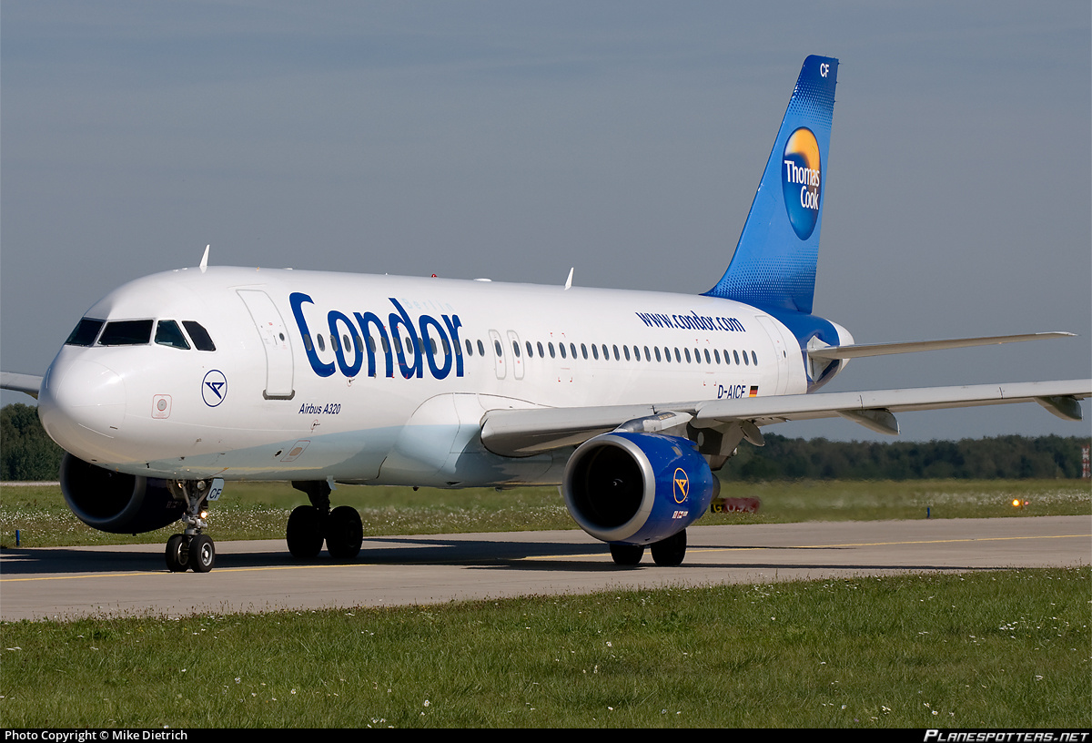 Sukhoi Superjet 100-95lr. Cobalt Air. SSJ 100 увозят. Сухой Суперджет и 777 на фото.