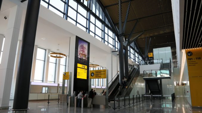 Внутри аэропорта Астана