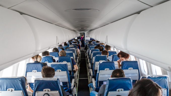 Салон Bombardier Dash 8 Q400 NextGen авиакомпании Qazaq Air