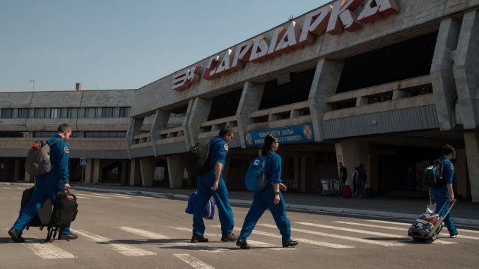 Космонавты в аэропорту Караганды (Сары-Арка)