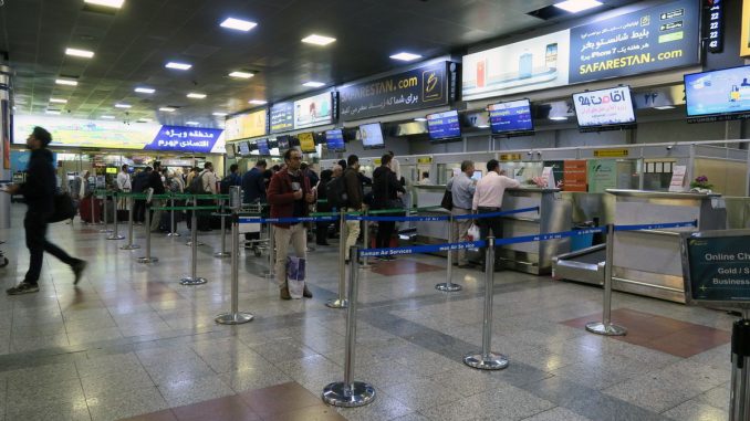 Стойки регистрации в Тегеранском аэропорту