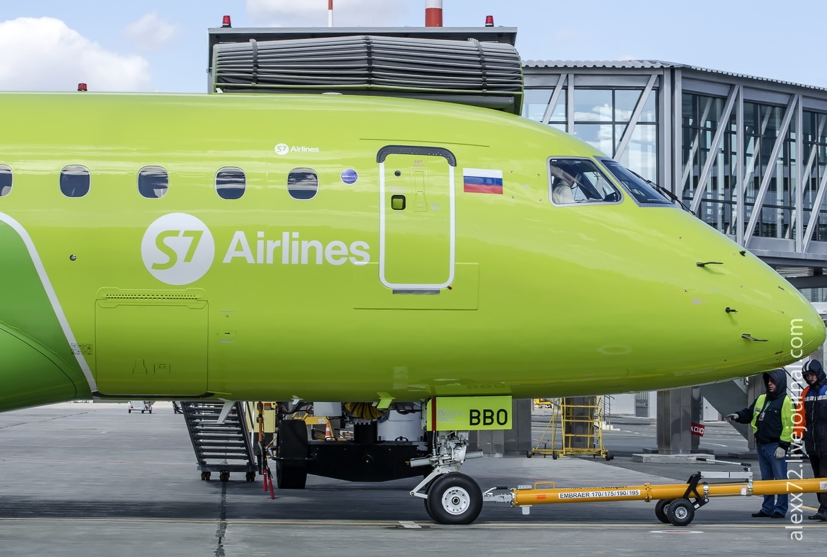 S7 airlines ручная. Embraer rj170 s7. Embraer e170 s7 Airlines. S7 самолеты авиакомпании Эмбраер 170. E170 s7.