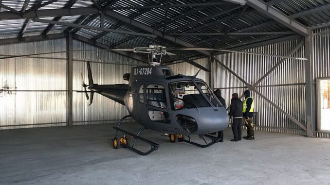 Вертолет санитарной авиации в новом ангаре (Аэропорт Кавалерово)
