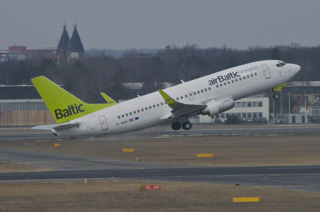 Самолет Boeing 737-300 авиакомпании airBaltic