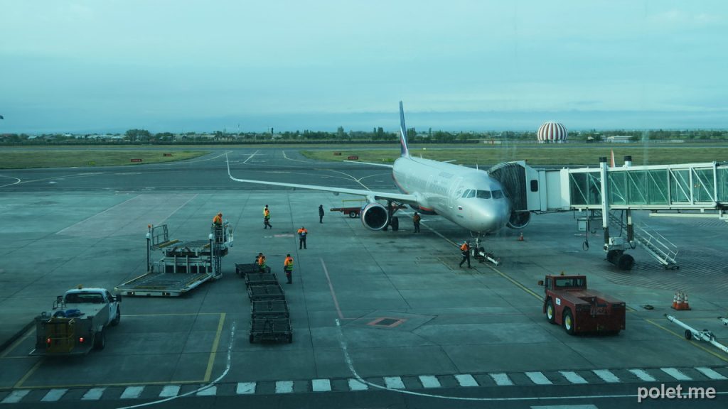 Airbus A321 Аэрофлота готовится к вылету в Шереметьево