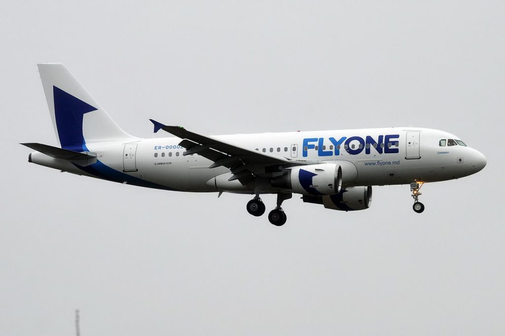 Airbus A319 авиакомпании FlyOne