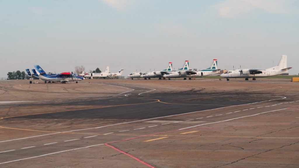 Самолеты Ан-24, Ан-26-100, Ан-28, L-410 авиакомпаний Ангара и СиЛа в Иркутском аэропорту