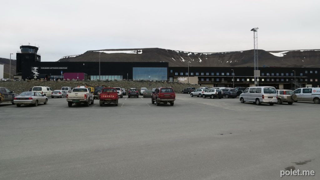 Стоянка в аэропорту Свальбард