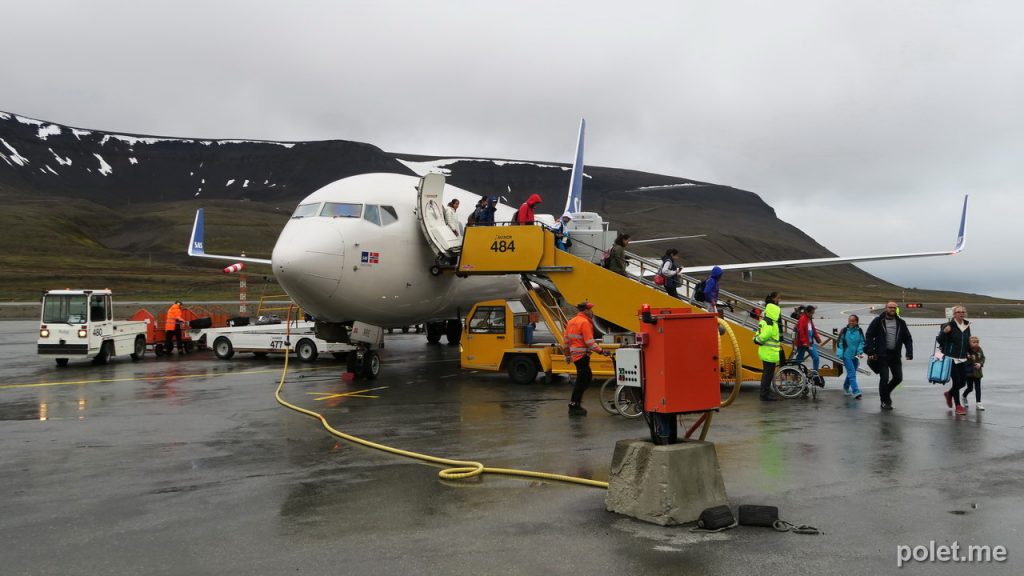 Boeing 737-800 авиакомпании SAS прилетел из Осло