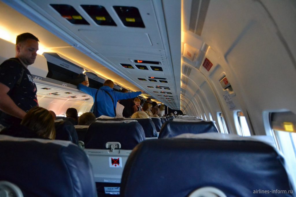 Салон MD-83 Anda Air