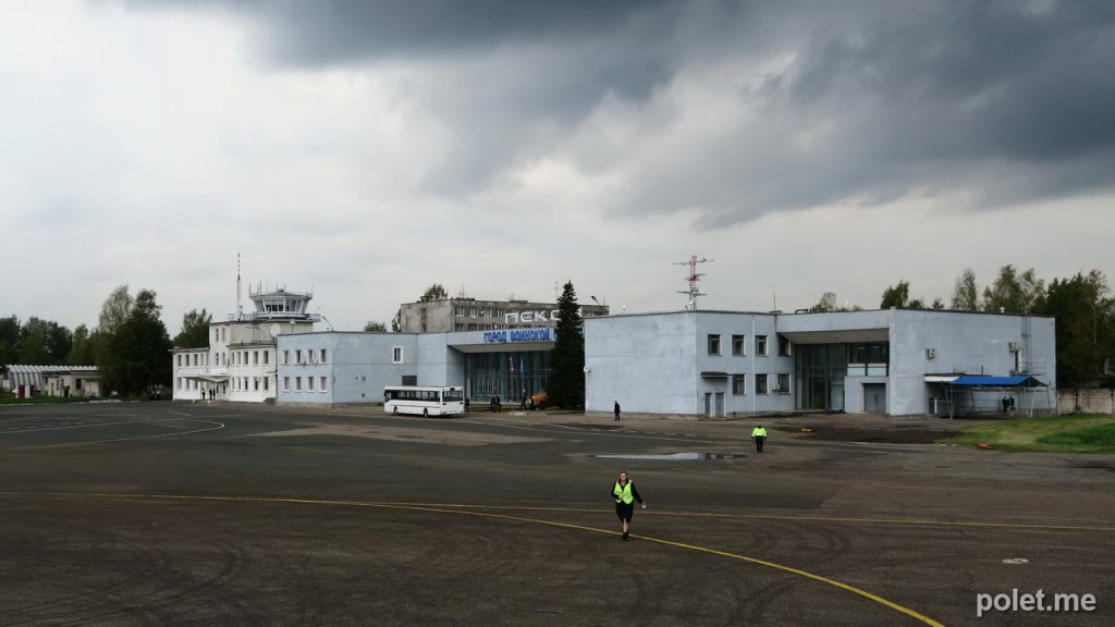 Тучи над Псковским аэропортом