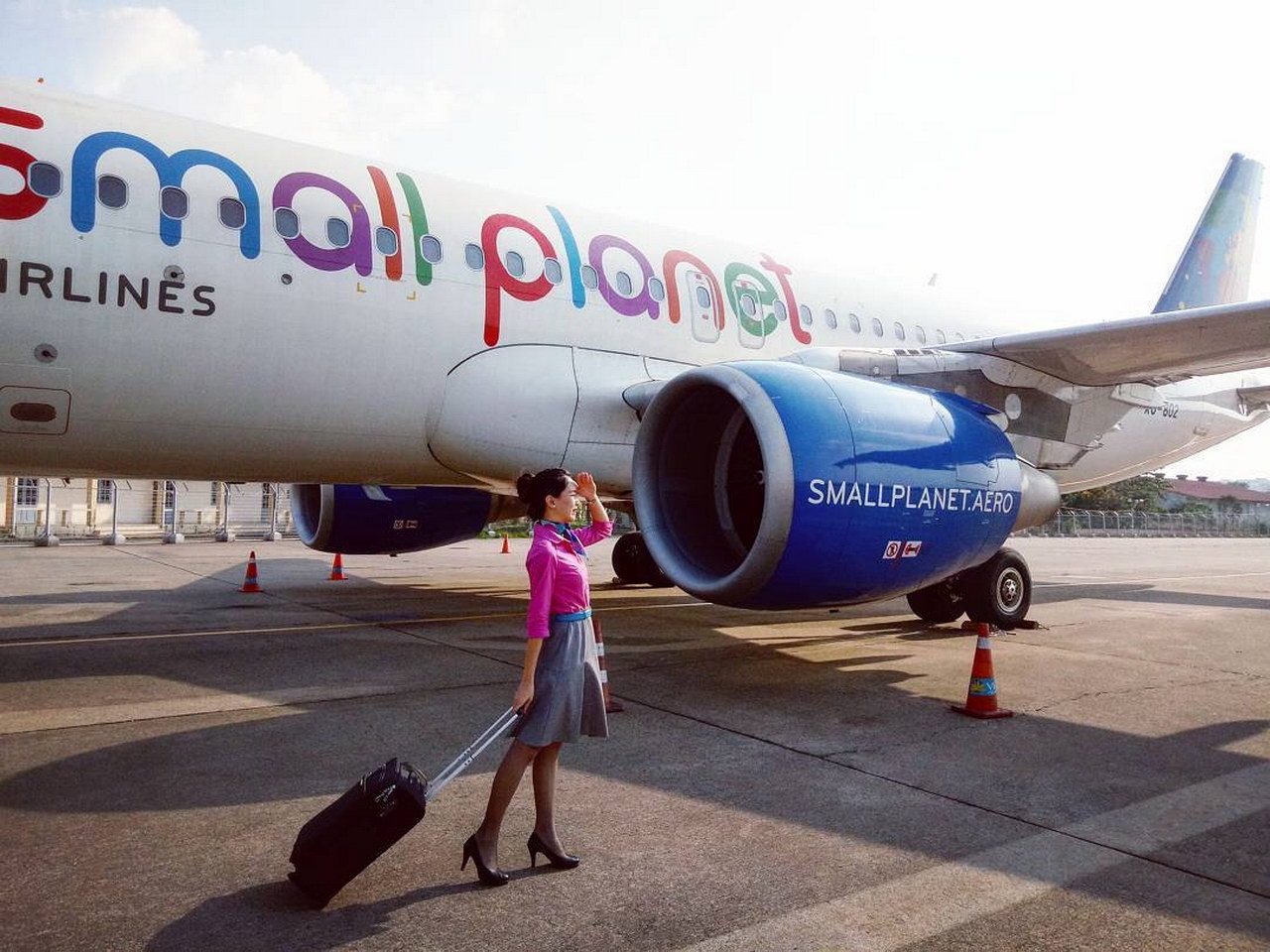 Планета авиакомпания. Small Planet Airlines. Small Planet.