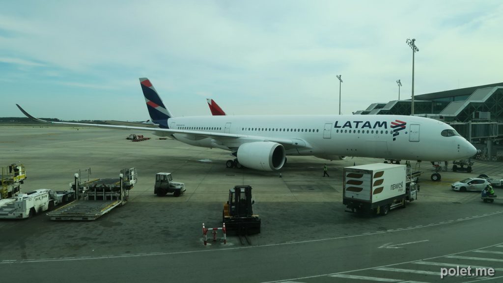 Airbus A350 LATAM в аэропорту Эль-Прат