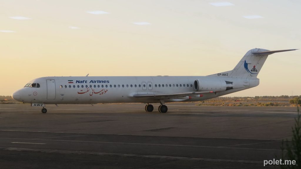 Самолет Fokker 100 авиакомпании Naft Airlines
