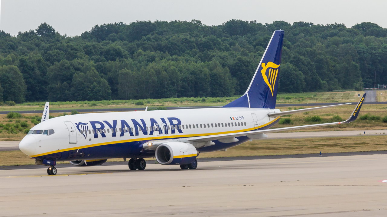 Рейс 4 551. Боинг 737-800. Будапешт с самолета. Malta Air Ryanair. Рейс a4.