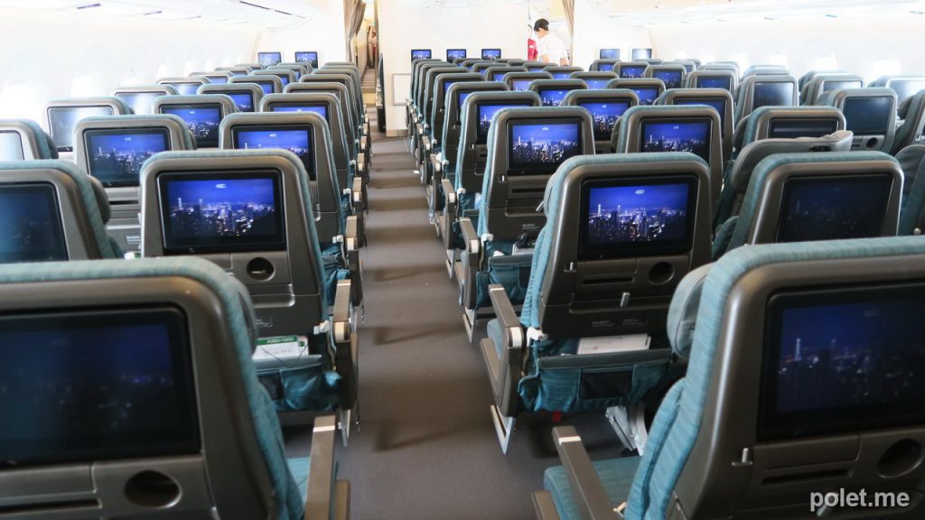 Эконом класс в Airbus A350-1000 Cathay Pacific