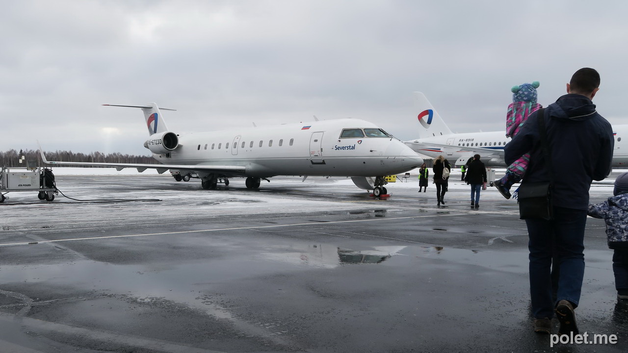 Аэропорт северсталь. CRJ-200 Северсталь. Bombardier crj200 Северсталь авиа. CRJ самолет Северсталь. CRJ 200 самолет Северсталь пилоты.